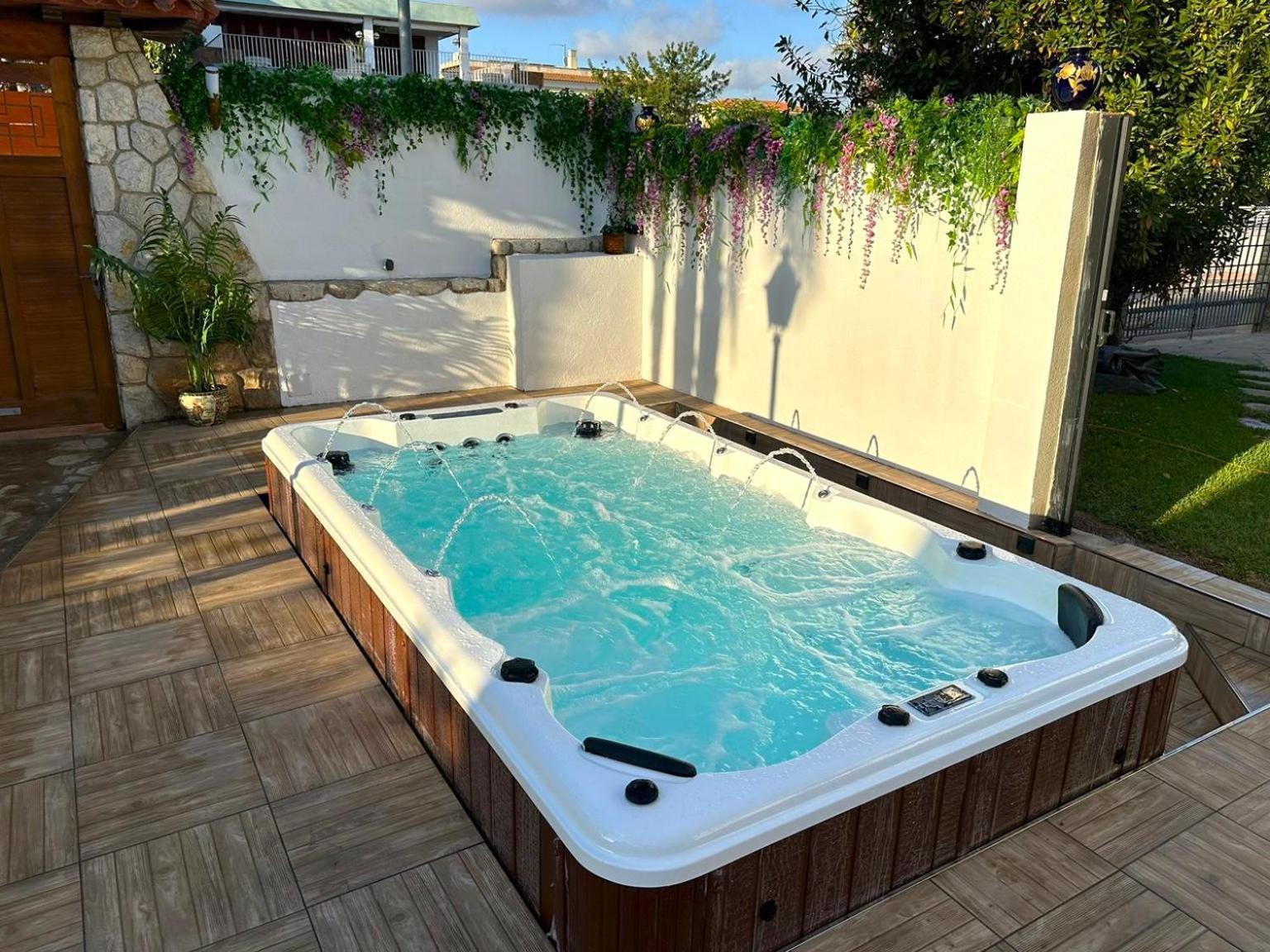 Villa Sitges El Ranch Amaizing Outdoor Areas Beaches At 5 Minutes Walk Sitges At 15 Min Drive Ac Pool Jacuzzi & Garden Xxl Calafell Eksteriør bilde